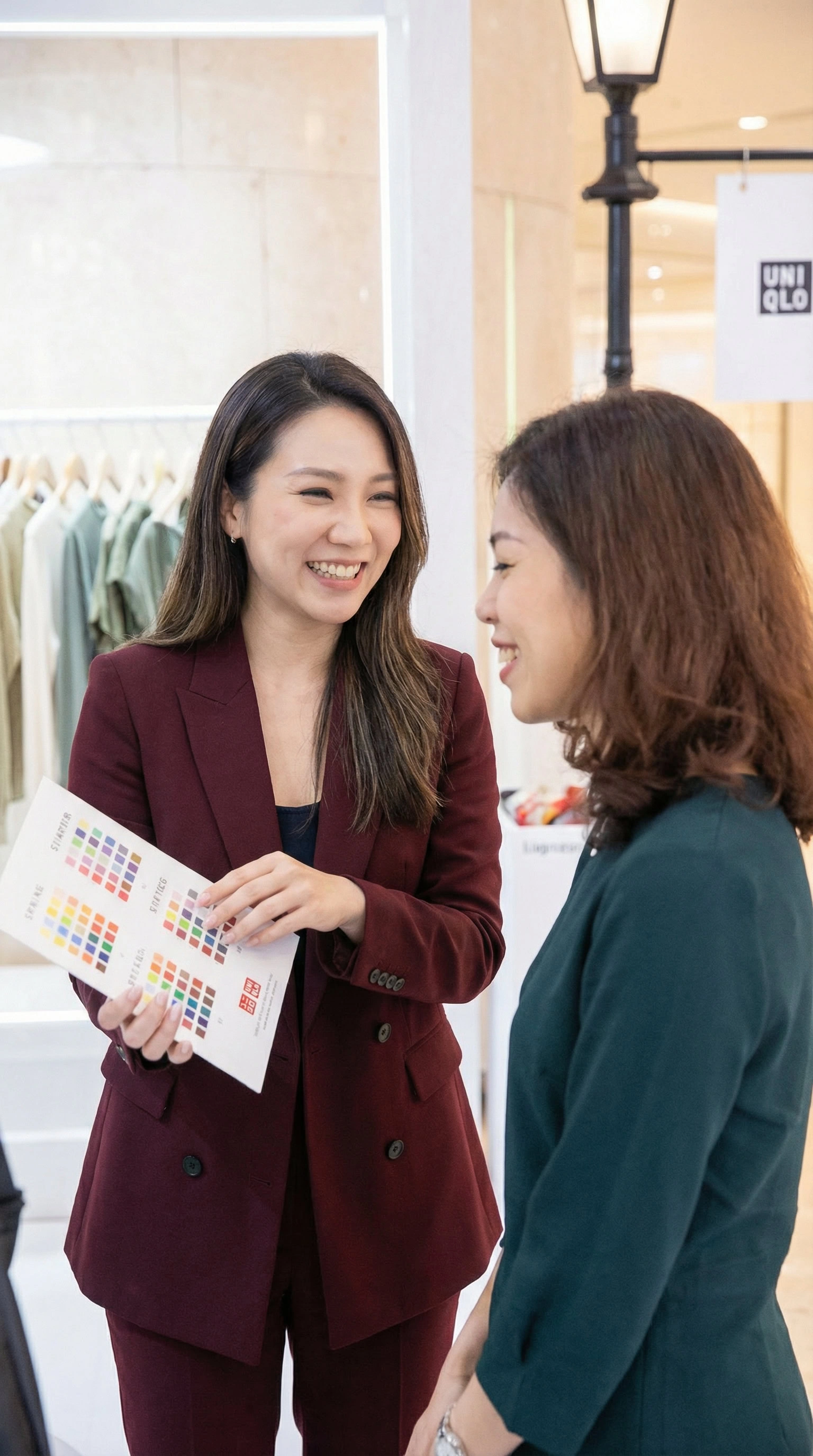 Style Forth consultant showing colour palette at corporate event